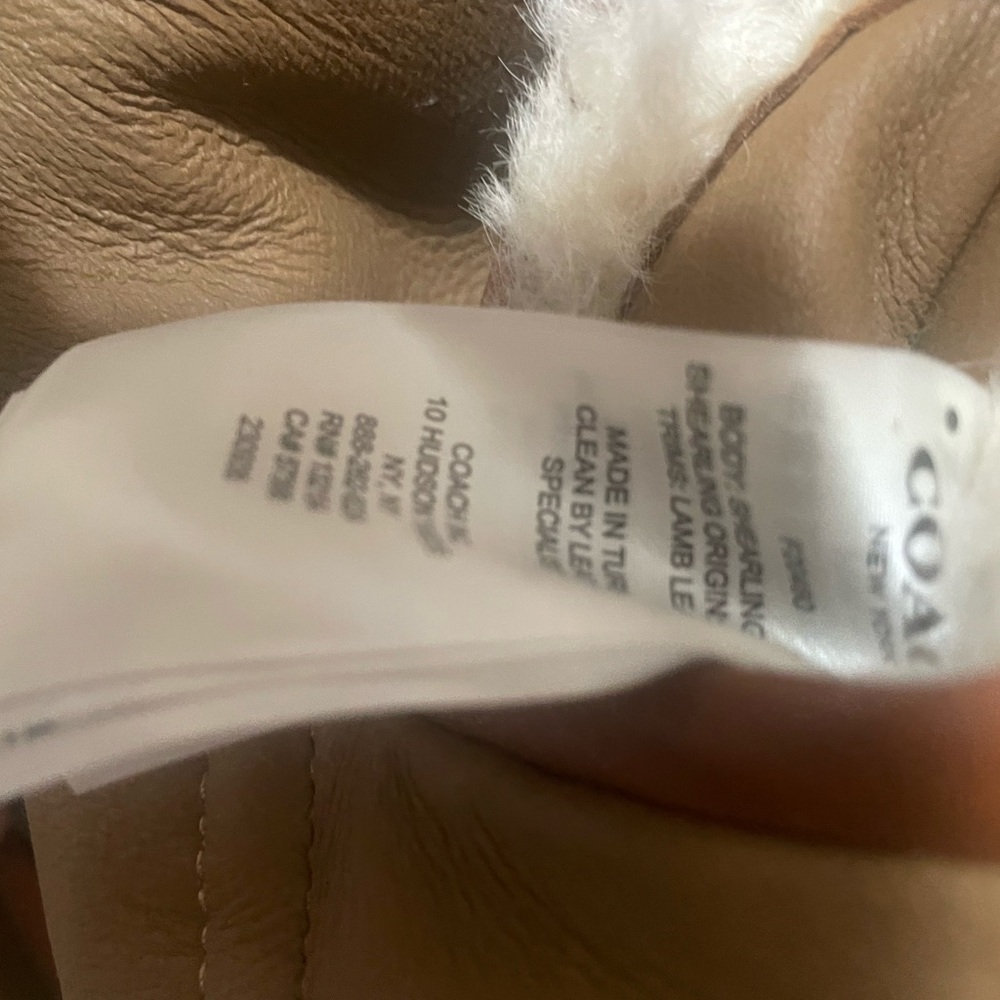 Coach  Lamb leather/shearling natural/ivory reversible Vest. - Picture 15 of 16